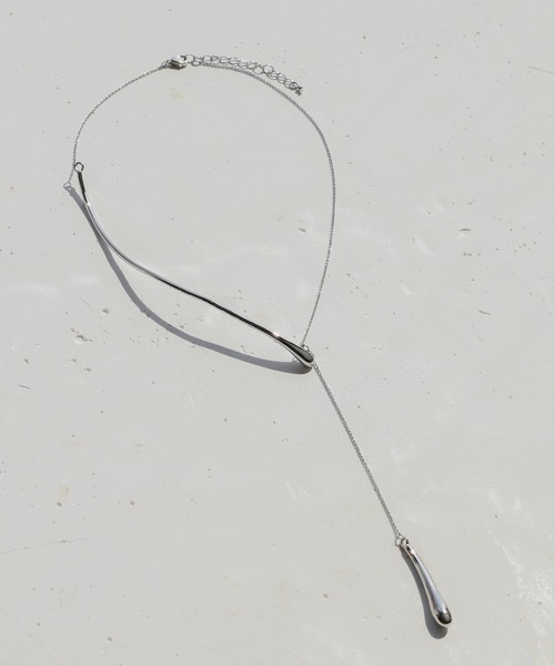 GOLDY（ゴールディ）の「カーブド メタル "Y"シェイプ ネックレス（ネックレス・レディース・ゴールド/シルバー/その他1・FREE）」の6枚目の写真