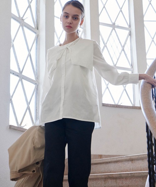 PURIL（ピュリル）の「【PURIL】2wayセーラーカラー&ノーカラーボリュームスリーブブラウス（シャツ/ブラウス・レディース・ホワイト/ベージュ/ブルー・FREE）」の2枚目の写真