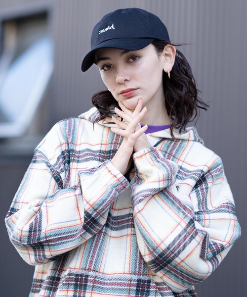 X-girl（エックスガール）の「MILLS LOGO 6PANEL CAP（キャップ・レディース・ブラック/ライトグリーン・ONE SIZE）」の5枚目の写真