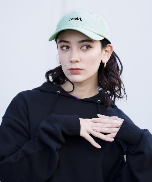 X-girl（エックスガール）の「MILLS LOGO 6PANEL CAP（キャップ・レディース・ブラック/ライトグリーン・ONE SIZE）」の7枚目の写真