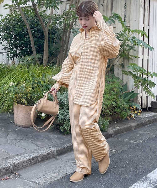 w closet（ダブルクローゼット）の「チェックシャツはおり（シャツ