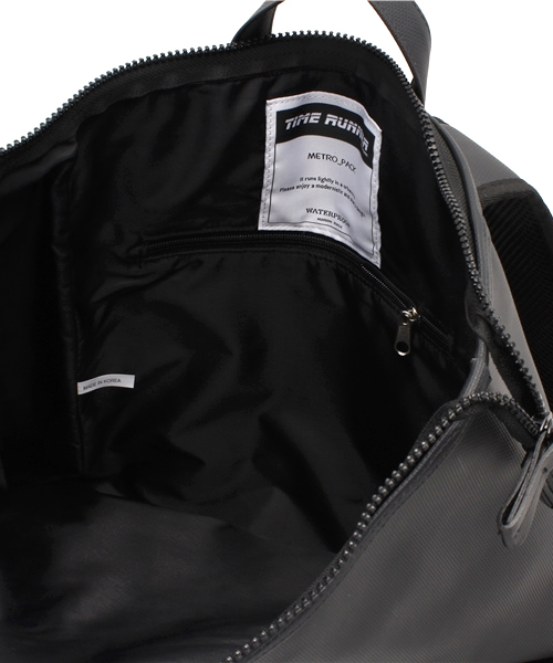 WHO'S WHO gallery（フーズフーギャラリー）の「【TIMERUNNER】MetroPack（バックパック/リュック・メンズ・グレー/ホワイト/ブラック・FREE）」の4枚目の写真