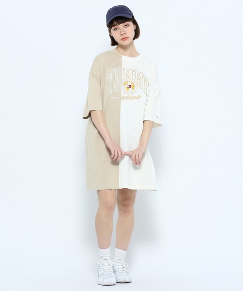 tommy jeans(トミー ジーンズ)の「カレッジスプライシングTシャツワンピース(ワンピース・レディース・ベージュ・SMALL/MEDIUM/LARGE)」の8枚目の写真