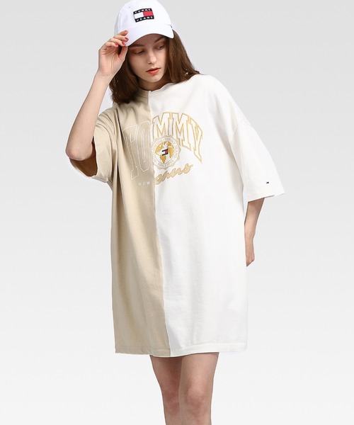 tommy jeans(トミー ジーンズ)の「カレッジスプライシングTシャツワンピース(ワンピース・レディース・ベージュ・SMALL/MEDIUM/LARGE)」の2枚目の写真
