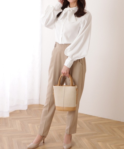 Lace Ladies(レースレディース)の「ボウタイ ボリューム袖 シャツ(シャツ/ブラウス・レディース・ホワイト/ブラック/ベージュ/ブルー・S/M/L)」の6枚目の写真