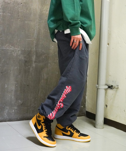 VENCEEXCHANGE（ヴァンスエクスチェンジ）の「VISION STREET WEAR　ヴィジョンストリートウェア　プリントロゴワイドシルエットスウェットパンツ　　ジョガーパンツ/イージーパンツ/ワイドパンツ（スウェットパンツ・メンズ・チャコールグレー/オフホワイト・M/L）」の11枚目の写真