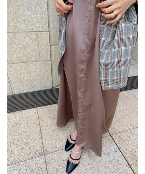 jumelle(ジュメロ)の「サテンセンターキャミOP(ワンピース・レディース・ブラック/ブラウン/ピンク・FREE)」の10枚目の写真