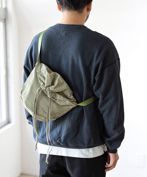 B:MING by BEAMS（ビーミングバイビームス）の「サウナ BAG（ショルダーバッグ・メンズ・ホワイト/ネイビー/オリーブ/ブラック/ピンク/グリーン/グリーン系その他5/コーラル/グレイッシュブルー/ブラック系その他・ONE SIZE/FREE）」の12枚目の写真