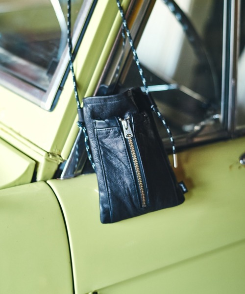 glamb(グラム)の「Riders Sacoche Bag / ライダースサコッシュバッグ(ショルダーバッグ・メンズ・ブラック・FREE)」の4枚目の写真