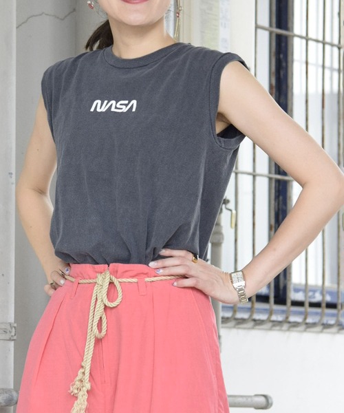 NASA（ナサ）の「【NASA】ノースリーブプリントTシャツ / Warm logo Pigment N/S Tee（Tシャツ/カットソー・レディース・チャコールグレー/アイボリー・FREE）」の4枚目の写真