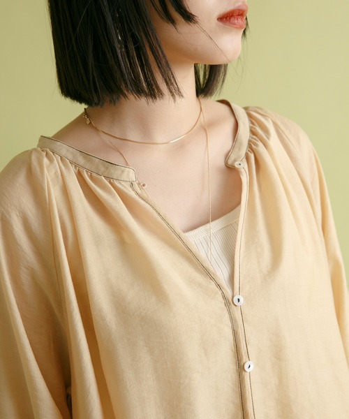 Eimee Law(エイミーロウ)の「スモッキング刺繍ロングブラウス(シャツ/ブラウス・レディース・ベージュ/ライトブラウン/ブラック・38)」の22枚目の写真