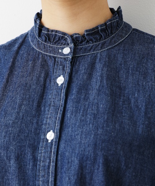 RODEO CROWNS WIDE BOWL（ロデオクラウンズワイドボウル）の「デニムフリルシャツ（シャツ/ブラウス・レディース・ライトブルー/ブルー・FREE）」の9枚目の写真