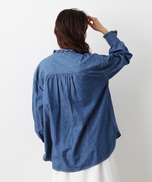 RODEO CROWNS WIDE BOWL（ロデオクラウンズワイドボウル）の「デニムフリルシャツ（シャツ/ブラウス・レディース・ライトブルー/ブルー・FREE）」の5枚目の写真