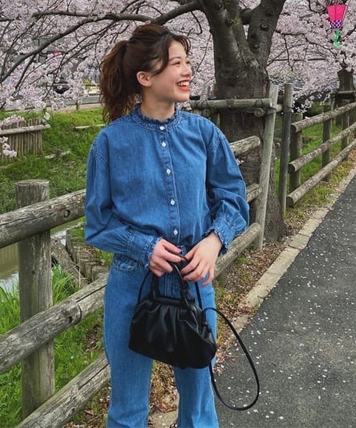 RODEO CROWNS WIDE BOWL（ロデオクラウンズワイドボウル）の「デニムフリルシャツ（シャツ/ブラウス・レディース・ライトブルー/ブルー・FREE）」の14枚目の写真