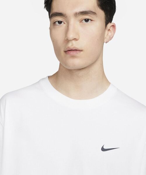 NIKE（ナイキ）の「ナイキ スポーツウェア メンズ Tシャツ / Nike Sportswear Men's T-Shirt（Tシャツ/カットソー・メンズ・ホワイト/グレー系その他2・S/M/L/2XL/XL/XS/3XL）」の4枚目の写真