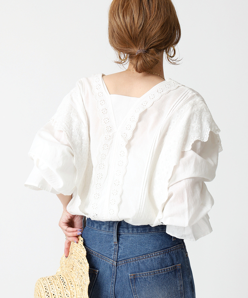 B.C STOCK(ベーセーストック)の「カットワークレースブラウス(シャツ/ブラウス・レディース・ブラック/ブラウン/ナチュラル・FREE)」の3枚目の写真