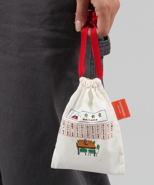 niko and...（ニコアンド）の「【おもいでのはとば】コラボ巾着ポーチ（ポーチ・レディース・チャコール/グレー/ホワイト・0）」の4枚目の写真