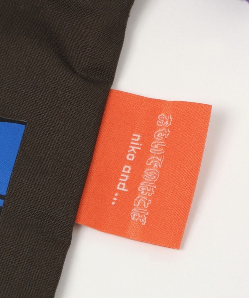 niko and...（ニコアンド）の「【おもいでのはとば】コラボ巾着ポーチ（ポーチ・レディース・チャコール/グレー/ホワイト・0）」の10枚目の写真