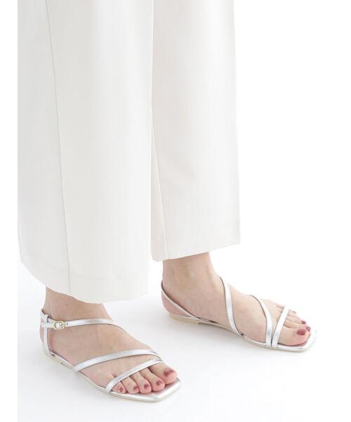 Te chichi（テチチ）の「サイド釦ワイドクロップトパンツ（その他パンツ・レディース・ネイビー/オフホワイト/グリーン・SMALL/MEDIUM）」の11枚目の写真