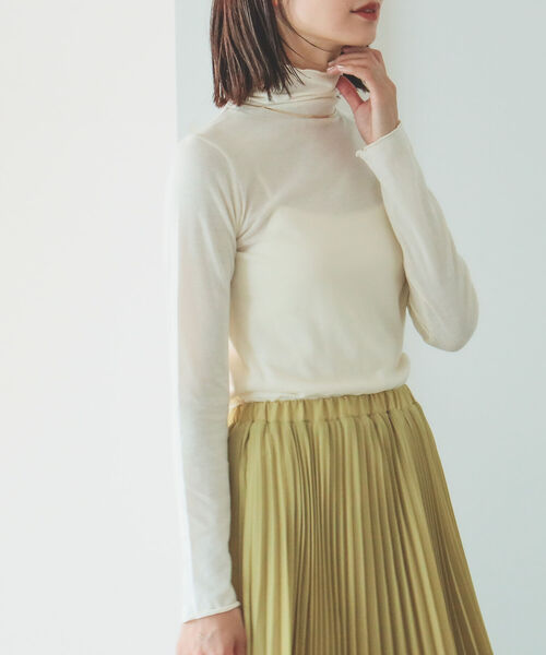 B:MING by BEAMS(ビーミングバイビームス)の「B:MING by BEAMS / シアー タートルネック 22AW(Tシャツ/カットソー・レディース・オフホワイト/サックスブルー/その他/ブラウン系・FREE)」の2枚目の写真