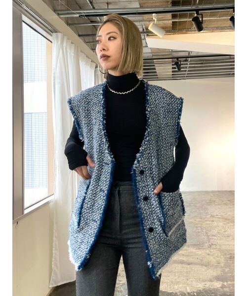 EMODA（エモダ）の「フリンジヘムツイードベスト（ベスト・レディース・ブラック/グレー/ブルー・FREE）」の18枚目の写真
