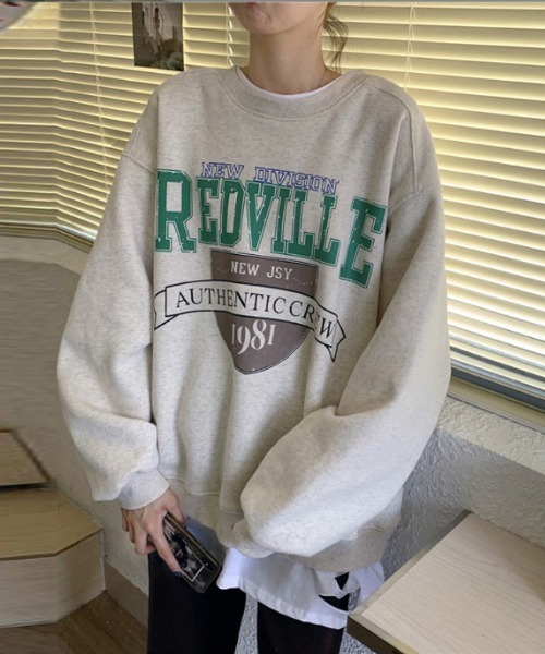 ARCADE(アーケード)の「ビッグシルエット プルオーバー カレッジロゴ 裾重ね着風 スウェット トレーナー -ARCADE Limited Line-(スウェット・レディース・グレー/ブラック/ブルー・FREE)」の4枚目の写真