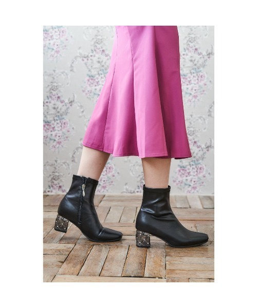 Realta（レアルタ）の「Realta(レアルタ)クリアストーンヒールショートブーツ（ブーツ・レディース・ホワイト/ブラック/ブラウン/ライトグレー/ブラック系その他/グレー/ブラック系その他2/ブラック系その他3・LL/S/M/L）」の4枚目の写真