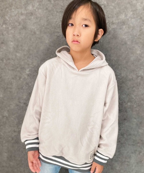 THE CASUAL（カジュアル）の「フリース ラインリブクルー＆パーカー（パーカー・キッズ・グレー系1/チャコール/ブラック系/ネイビー/ベージュ系/ベージュ/ブラック/グレイッシュベージュ/グレー系/ダークグリーン系/ネイビー系/ダークグリーン・110cm/150cm/130cm/160cm/140cm/120cm）」の4枚目の写真