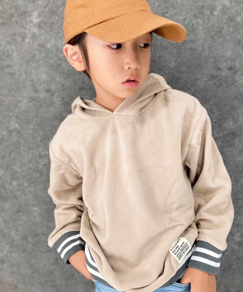 THE CASUAL（カジュアル）の「フリース ラインリブクルー＆パーカー（パーカー・キッズ・グレー系1/チャコール/ブラック系/ネイビー/ベージュ系/ベージュ/ブラック/グレイッシュベージュ/グレー系/ダークグリーン系/ネイビー系/ダークグリーン・110cm/150cm/130cm/160cm/140cm/120cm）」の8枚目の写真