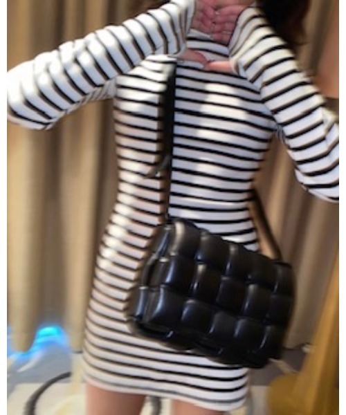 epine（エピヌ）の「Ee finger hole high neck mini onepiece