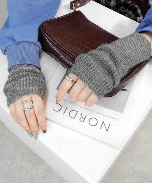 minia（ミニア）の「ショートリブアームウォーマー（アームカバー・レディース・ブラック/ベージュ/グレー/アイボリー・FREE）」の10枚目の写真