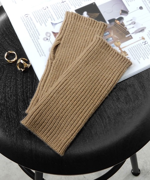 minia（ミニア）の「ショートリブアームウォーマー（アームカバー・レディース・ブラック/ベージュ/グレー/アイボリー・FREE）」の6枚目の写真