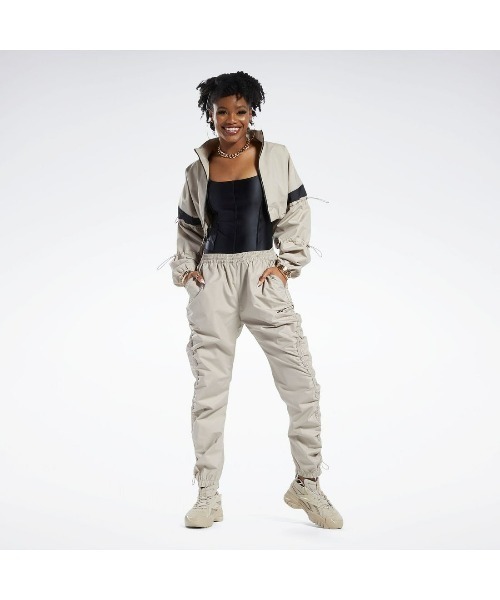 Reebok(リーボック)の「カーディB ウーブン ジャケット / Cardi B Woven Jacket(ナイロンジャケット・レディース・ベージュ/ホワイト/パープル・SMALL/MEDIUM/LARGE/X-LARGE/J/L/J/S/J/M/OT)」の8枚目の写真