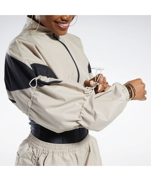 Reebok(リーボック)の「カーディB ウーブン ジャケット / Cardi B Woven Jacket(ナイロンジャケット・レディース・ベージュ/ホワイト/パープル・SMALL/MEDIUM/LARGE/X-LARGE/J/L/J/S/J/M/OT)」の5枚目の写真