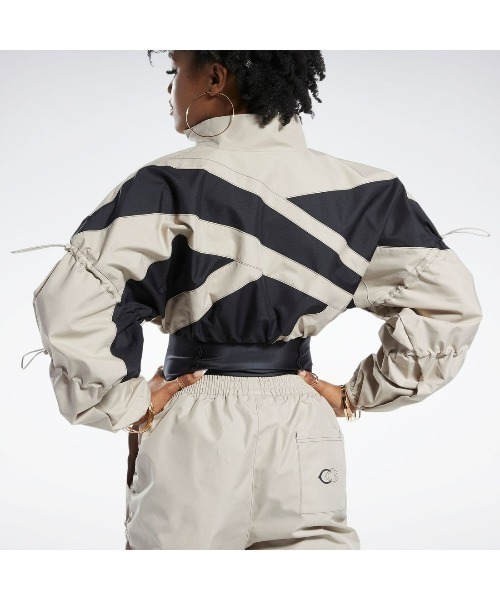 Reebok(リーボック)の「カーディB ウーブン ジャケット / Cardi B Woven Jacket(ナイロンジャケット・レディース・ベージュ/ホワイト/パープル・SMALL/MEDIUM/LARGE/X-LARGE/J/L/J/S/J/M/OT)」の4枚目の写真