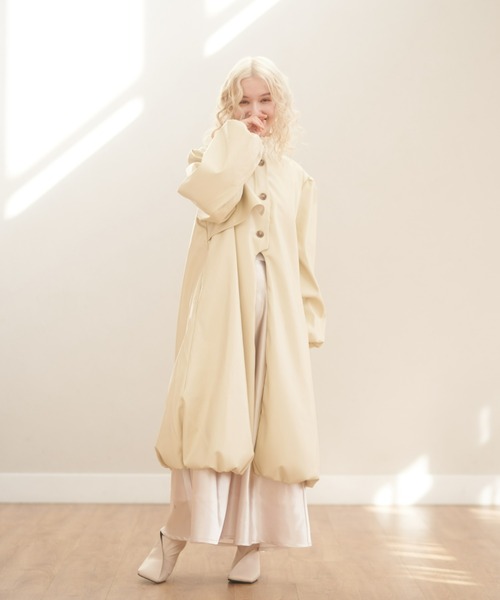 イオコムイオ　春コート　バルーン　Aライン　リボンベルト付き pomiii（ポミー）の「レザーバルーンコート（その他アウター）」 - WEAR
