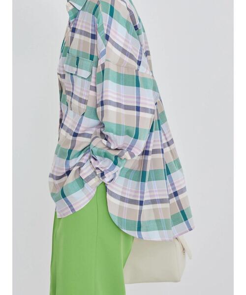 AMERICAN HOLIC（アメリカンホリック）の「とろみバックタックBIGシャツ（シャツ/ブラウス・レディース・ピンク/イエロー/ベージュ・L/M）」の21枚目の写真