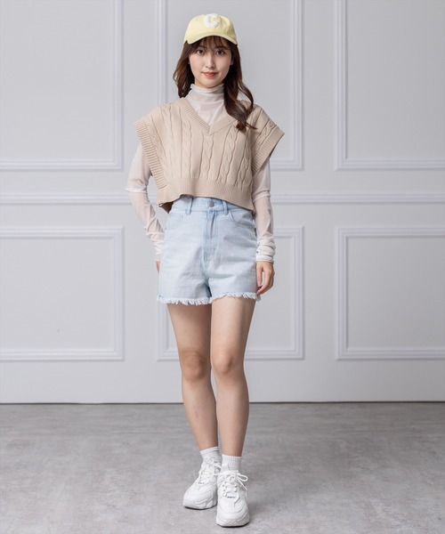 clear（クリア）の「イニシャルボアワッペンキャップ/帽子（キャップ・レディース・ベージュ/ブルー/イエロー/ブラック/ピンク・F）」の8枚目の写真