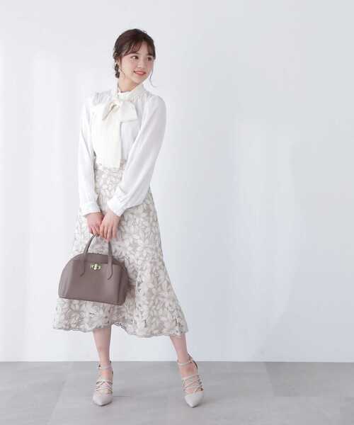 PROPORTION BODY DRESSING（プロポーションボディドレッシング）の「エンブロイダリーケミカルマーメイドスカート / 1213120215（スカート・レディース・オフホワイト/ブルー・MEDIUM/SMALL）」の18枚目の写真