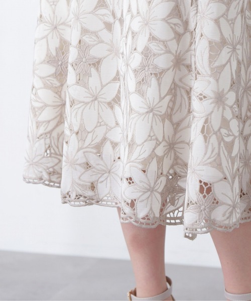 PROPORTION BODY DRESSING（プロポーションボディドレッシング）の「エンブロイダリーケミカルマーメイドスカート / 1213120215（スカート・レディース・オフホワイト/ブルー・MEDIUM/SMALL）」の4枚目の写真