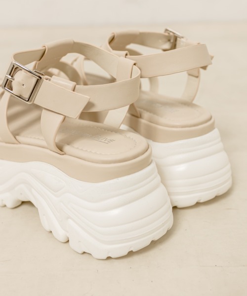 OLIVE des OLIVE（オリーブデオリーブ）の「スニーカー底グルカサンダル（サンダル・レディース・アイボリー/ブラック・SMALL/MEDIUM/LARGE）」の16枚目の写真