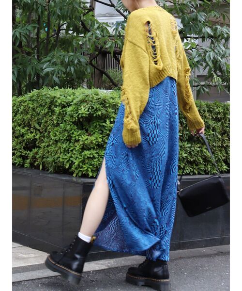 EVRIS（エヴリス）の「ディープスリットロングキャミワンピース（ワンピース・レディース・ブルー/ブラック・FREE）」の19枚目の写真