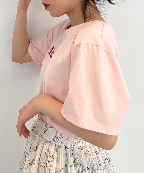 MAJESTIC LEGON（マジェスティックレゴン）の「クロップドロゴTee（Tシャツ/カットソー・レディース・オフホワイト/ピンク/ブラック/ブラック系その他/レッド系その他2・MEDIUM）」の11枚目の写真