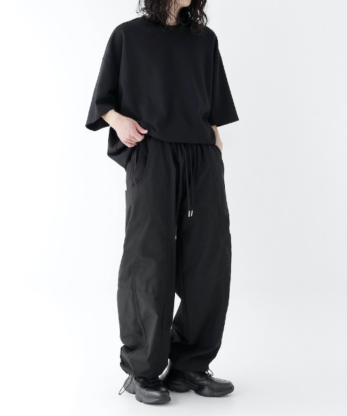 minsobi(ミンソビ)の「ビッグポケットバルーンパンツ コットンパンツ カーゴパンツ(カーゴパンツ・メンズ・ブラック/ベージュ・FREE)」の2枚目の写真