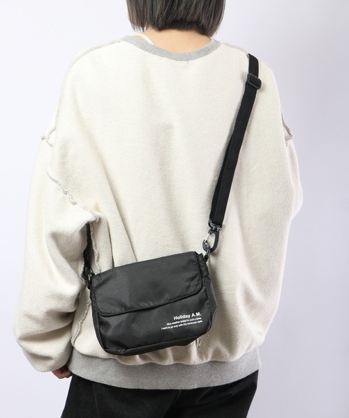 Ree&Mee(リーアンドミー)の「Ree&Mee リップ メッセンジャーバッグ スクエアショルダー ミニ ショルダー バッグ(ショルダーバッグ・レディース・ベージュ/カーキ/ターコイズブルー/ブラック・FREE)」の6枚目の写真