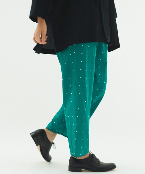 yuni（ユニ ）の「コットンキュプラ ドットプリント 裾刺繍