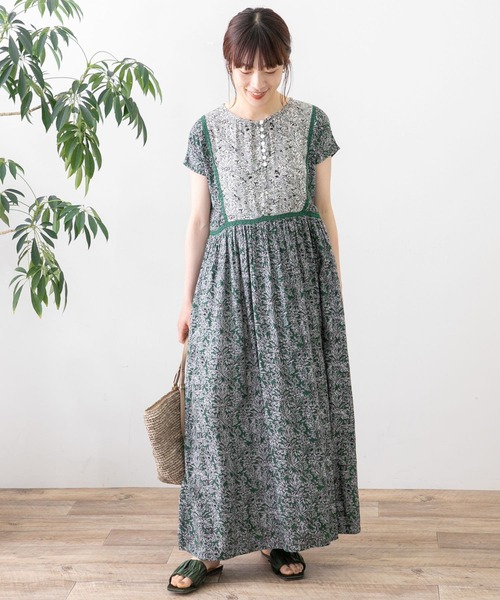 URBAN RESEARCH Sonny Label(アーバンリサーチサニーレーベル)の「ボタニカルプリントフレンチワンピース(ワンピース・レディース・ブラック/グリーン/ラベンダー・FREE)」の12枚目の写真