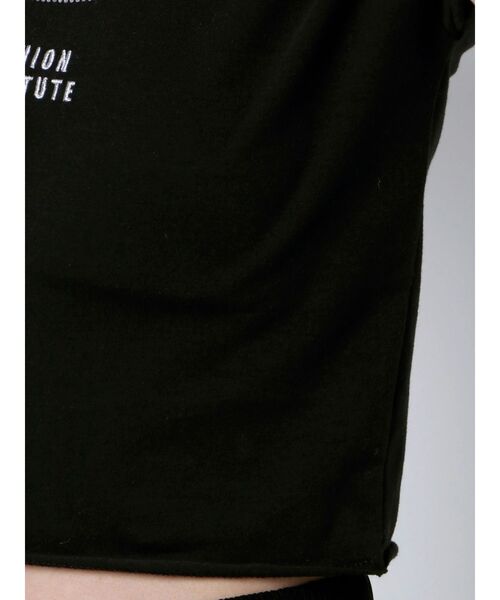 EMODA（エモダ）の「ストーンロゴミニマルTシャツ（Tシャツ/カットソー・レディース・ホワイト/ブラック/ブルー・FREE）」の9枚目の写真