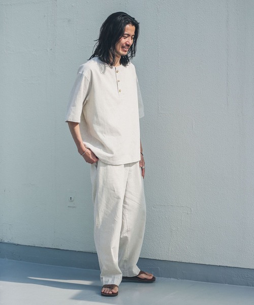 URBAN RESEARCH Sonny Label(アーバンリサーチサニーレーベル)の「コットンリネンスリーピングシャツ(Tシャツ/カットソー・メンズ・ナチュラル/ネイビー・MEDIUM/LARGE)」の3枚目の写真