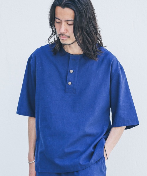 URBAN RESEARCH Sonny Label(アーバンリサーチサニーレーベル)の「コットンリネンスリーピングシャツ(Tシャツ/カットソー・メンズ・ナチュラル/ネイビー・MEDIUM/LARGE)」の17枚目の写真